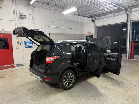 Used 2018 Ford Escape Titanium AWD/4WD image 14