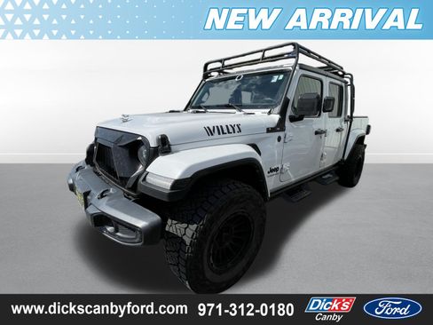 Used 2022 Jeep Gladiator Sport AWD/4WD image 1