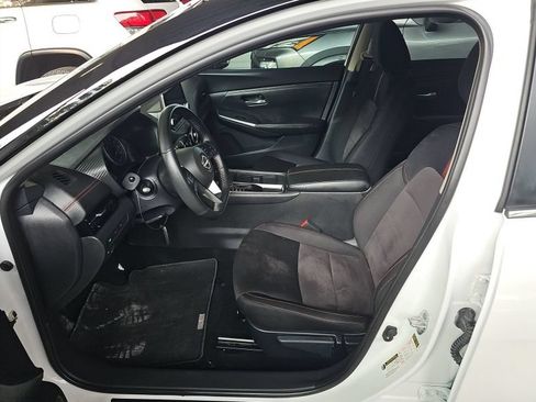 Used 2024 Nissan Sentra SR FWD image 8