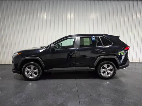 Used 2024 Toyota RAV4 LE AWD/4WD image 4