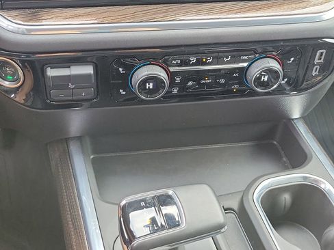 Used 2024 Chevrolet Silverado 1500 LT Trail Boss w/ Convenience Package II image 30