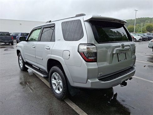 Certified 2019 Toyota 4Runner SR5 image 4