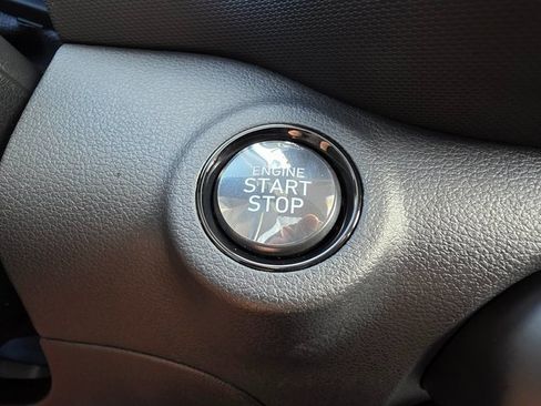 New 2025 Hyundai Venue SEL image 37