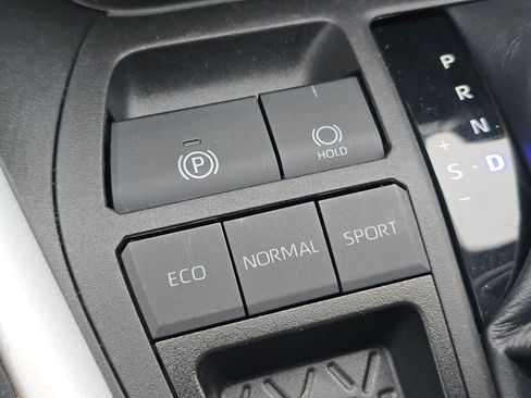 Used 2023 Toyota RAV4 XLE image 23