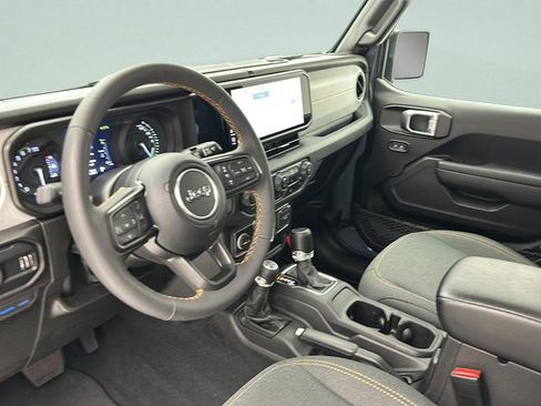 Used 2024 Jeep Wrangler Unlimited w/ Convenience Group AWD/4WD image 12