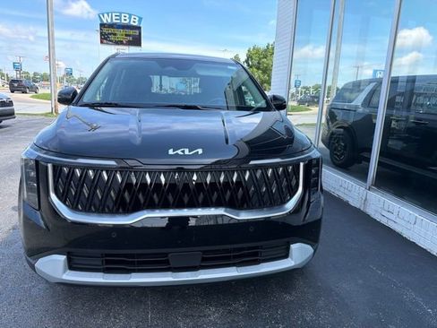 Certified 2025 Kia Carnival FWD image 5
