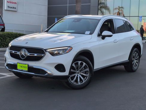 Used 2024 Mercedes-Benz GLC 300 4MATIC image 1