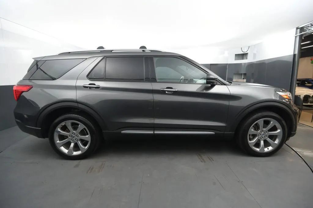 Used 2020 Ford Explorer Platinum w/ Premium Technology Package AWD/4WD image 6