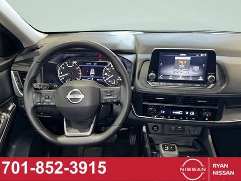 Certified 2025 Nissan Rogue SV image 26