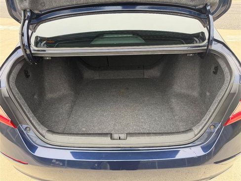 Used 2018 Honda Accord Touring image 12