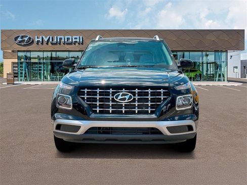 Used 2025 Hyundai Venue SEL image 12