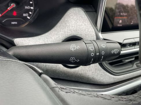 Used 2024 Jeep Compass Latitude image 29