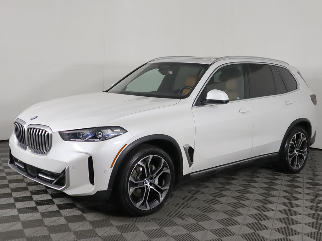 Used 2024 BMW X5 xDrive40i w/ Premium Package AWD/4WD image 8