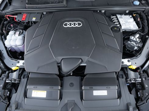 New 2026 Audi Q7 3.0T Premium Plus AWD/4WD image 34