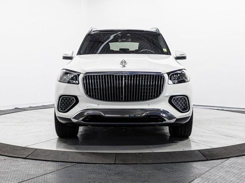 Used 2024 Mercedes-Benz Maybach GLS 600 4MATIC image 2