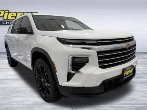 New 2026 Chevrolet Traverse LT w/ Driver Confidence Package AWD/4WD image 8