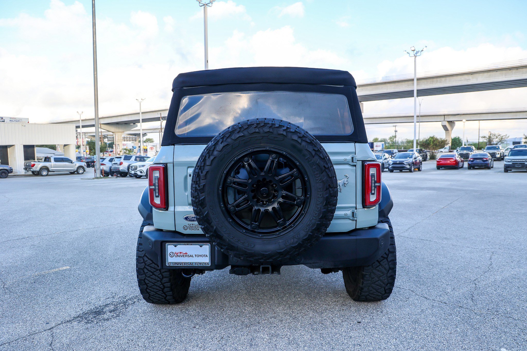 Used 2022 Ford Bronco Outer Banks AWD/4WD image 10