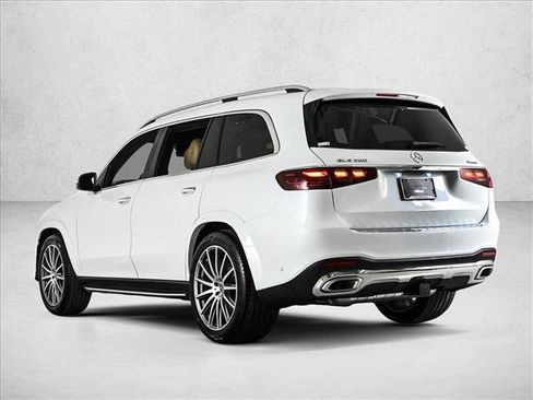 New 2026 Mercedes-Benz GLS 580 4MATIC image 8