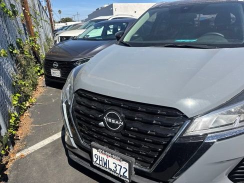 Certified 2023 Nissan Kicks SV FWD image 1