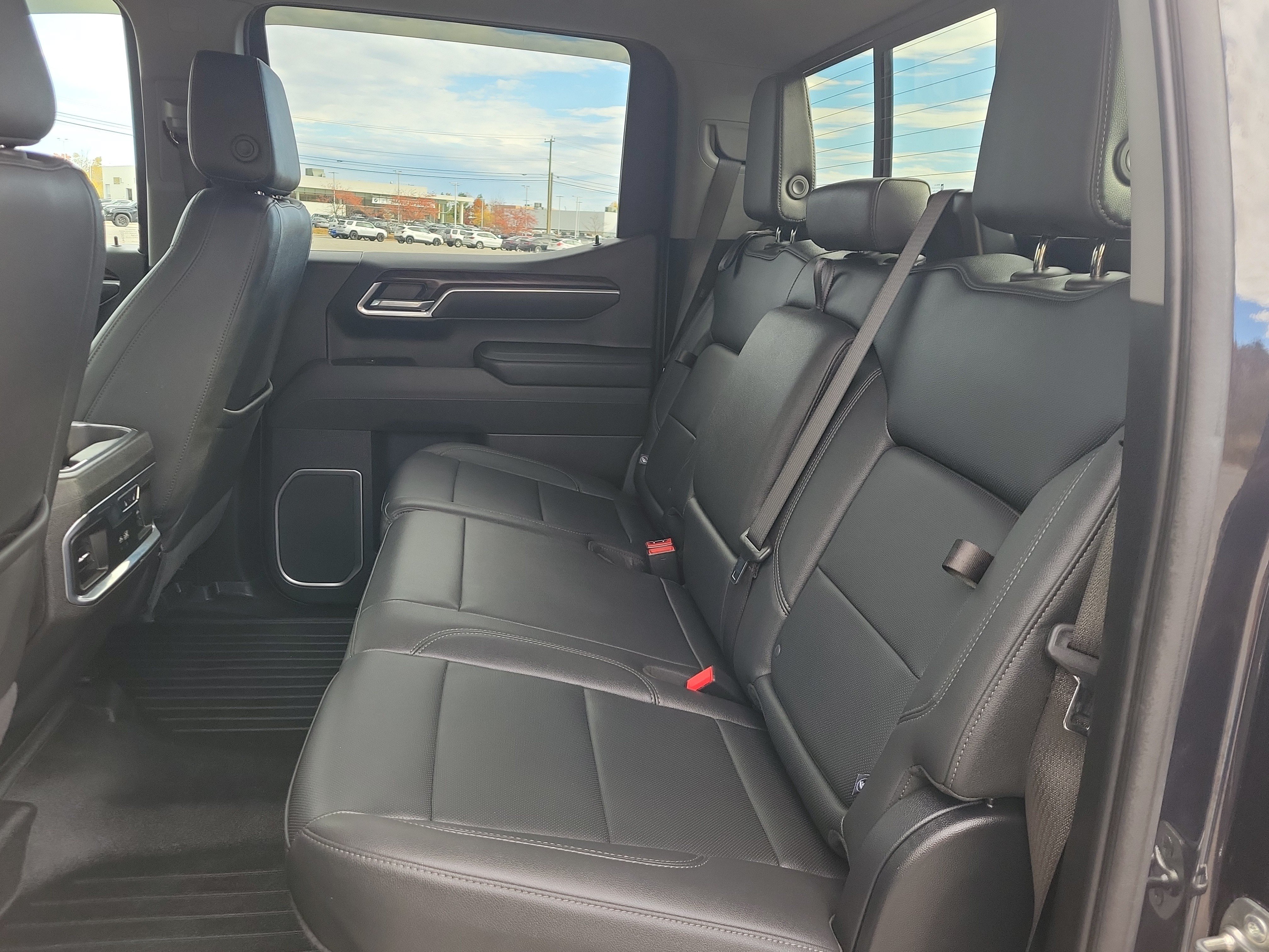 Used 2025 GMC Sierra 1500 SLT w/ SLT Premium Package AWD/4WD image 16