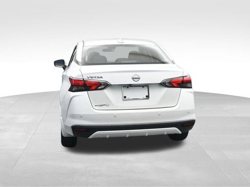 Used 2025 Nissan Versa SV w/ Trunk Package FWD image 4