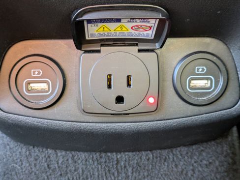 Used 2023 Hyundai Santa Fe Limited image 16