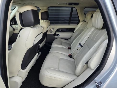 Used 2020 Land Rover Range Rover Autobiography image 10