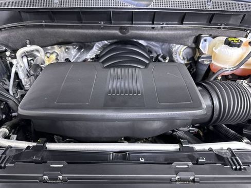 Used 2024 Chevrolet Tahoe Premier AWD/4WD image 31