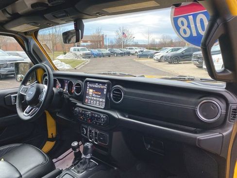 Used 2018 Jeep Wrangler Unlimited Sahara image 28