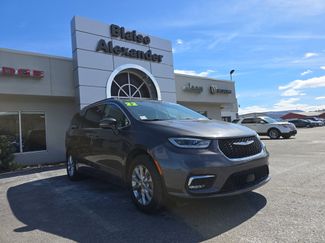 Used 2022 Chrysler Pacifica Touring-L video 1