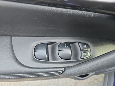 Used 2020 Nissan Rogue SV AWD/4WD image 21