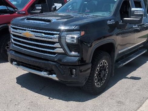 Used 2024 Chevrolet Silverado 3500 High Country AWD/4WD image 3