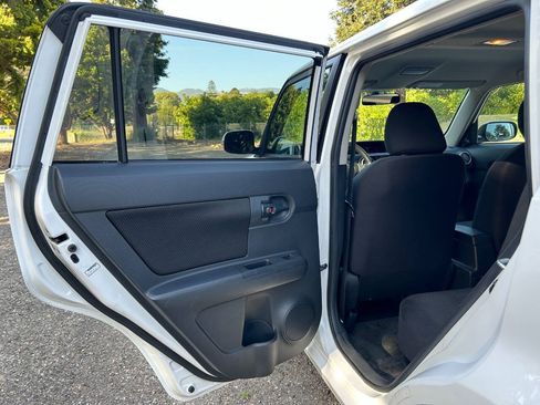 Used 2008 Scion xB FWD image 25