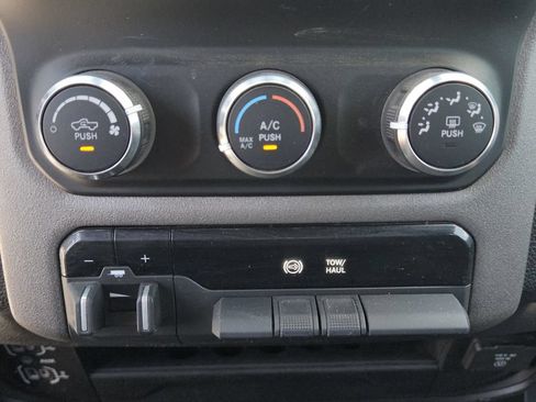 Used 2024 RAM 3500 Tradesman w/ Chrome Appearance Group AWD/4WD image 25