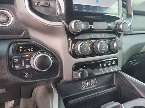 Used 2023 RAM 1500 Big Horn AWD/4WD image 24