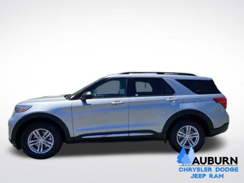 Used 2022 Ford Explorer XLT AWD/4WD image 4