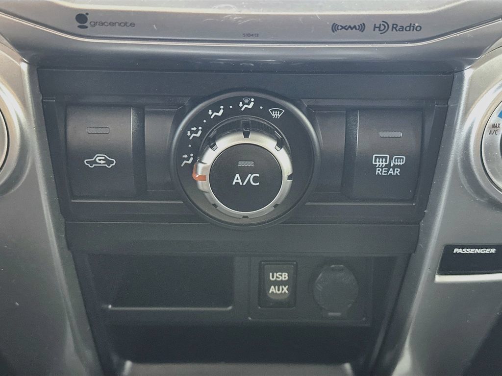 Used 2019 Toyota 4Runner SR5 AWD/4WD image 18