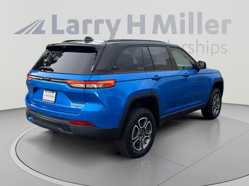 Used 2023 Jeep Grand Cherokee Trailhawk w/ Luxury Tech Group III AWD/4WD image 5