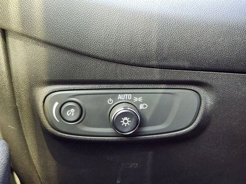 Used 2020 Chevrolet Equinox LS w/ LS Convenience Package image 28