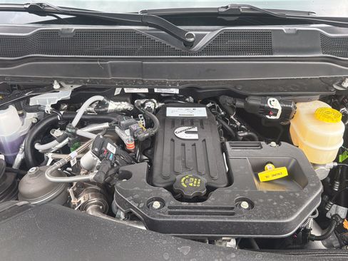 New 2026 RAM 3500 Laramie AWD/4WD image 27
