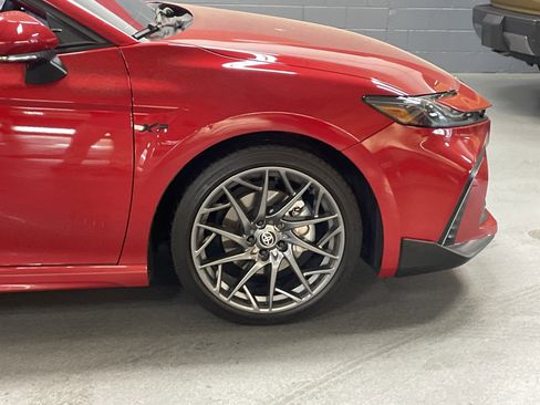 Used 2025 Toyota Camry SE w/ Convenience Package image 7