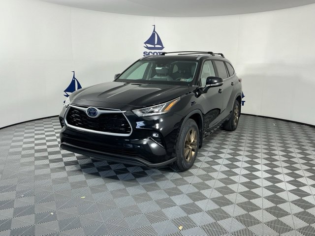 Used 2023 Toyota Highlander Bronze Edition AWD/4WD image 3