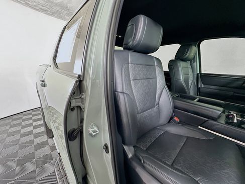 Used 2025 Toyota Tundra Limited image 28