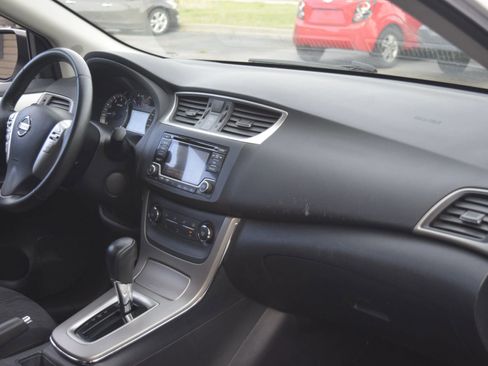 Used 2015 Nissan Sentra SV image 9