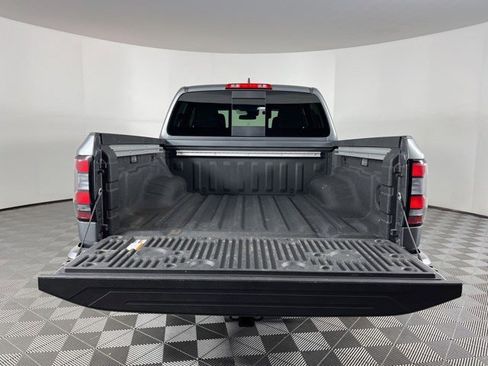 Used 2025 Nissan Frontier SV w/ SV Convenience Package RWD image 42