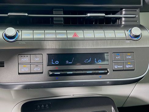 Certified 2025 Hyundai Kona SEL image 11