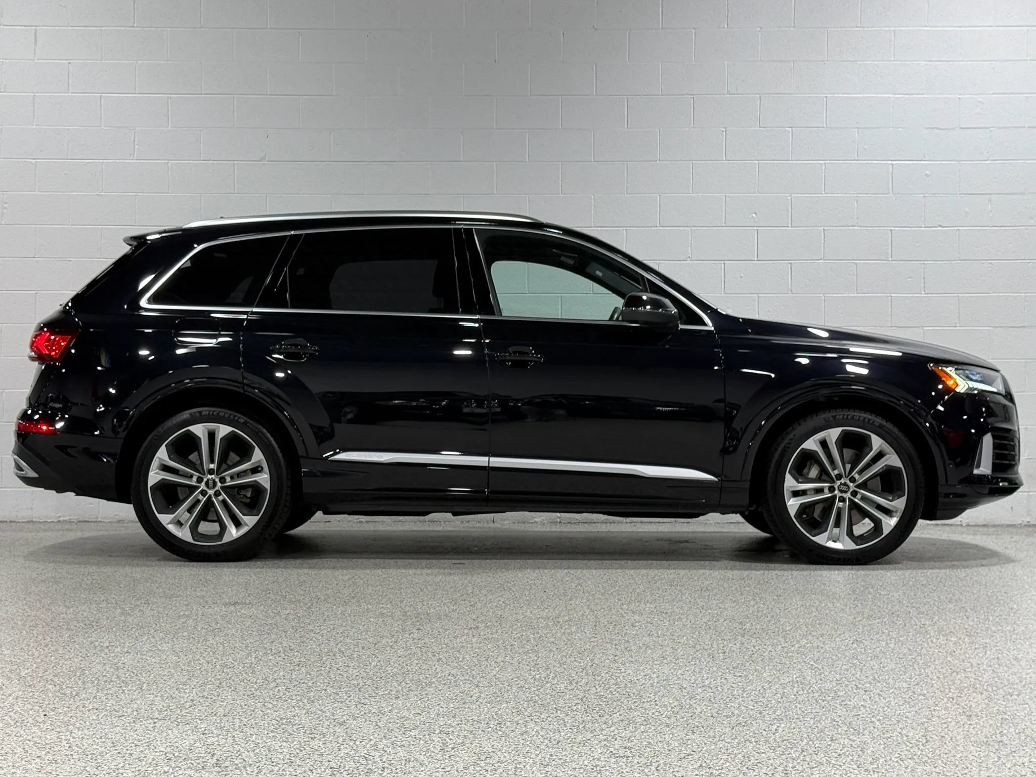 Used 2020 Audi Q7 3.0T Prestige AWD/4WD image 5