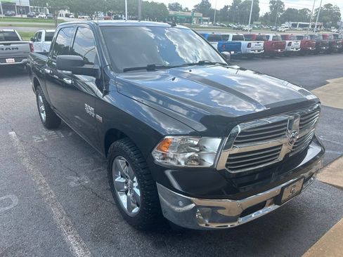Used 2017 RAM 1500 Big Horn RWD image 9