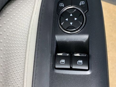 Used 2025 Ford Mustang GT Premium image 15