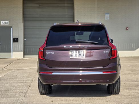 New 2026 Volvo XC90 B5 Plus image 8